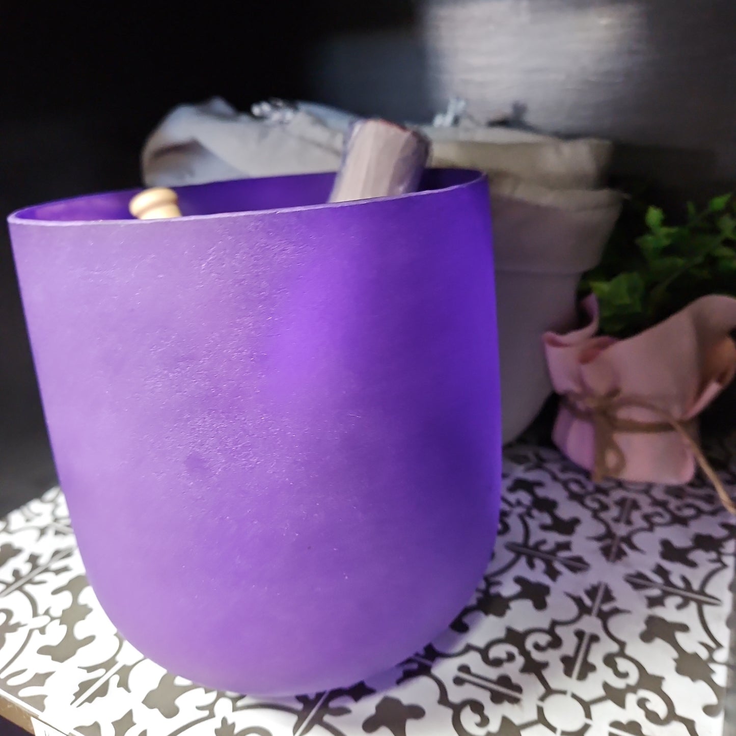 Purple Crystal Singing Bowl with Carrying Case - Note B (432)