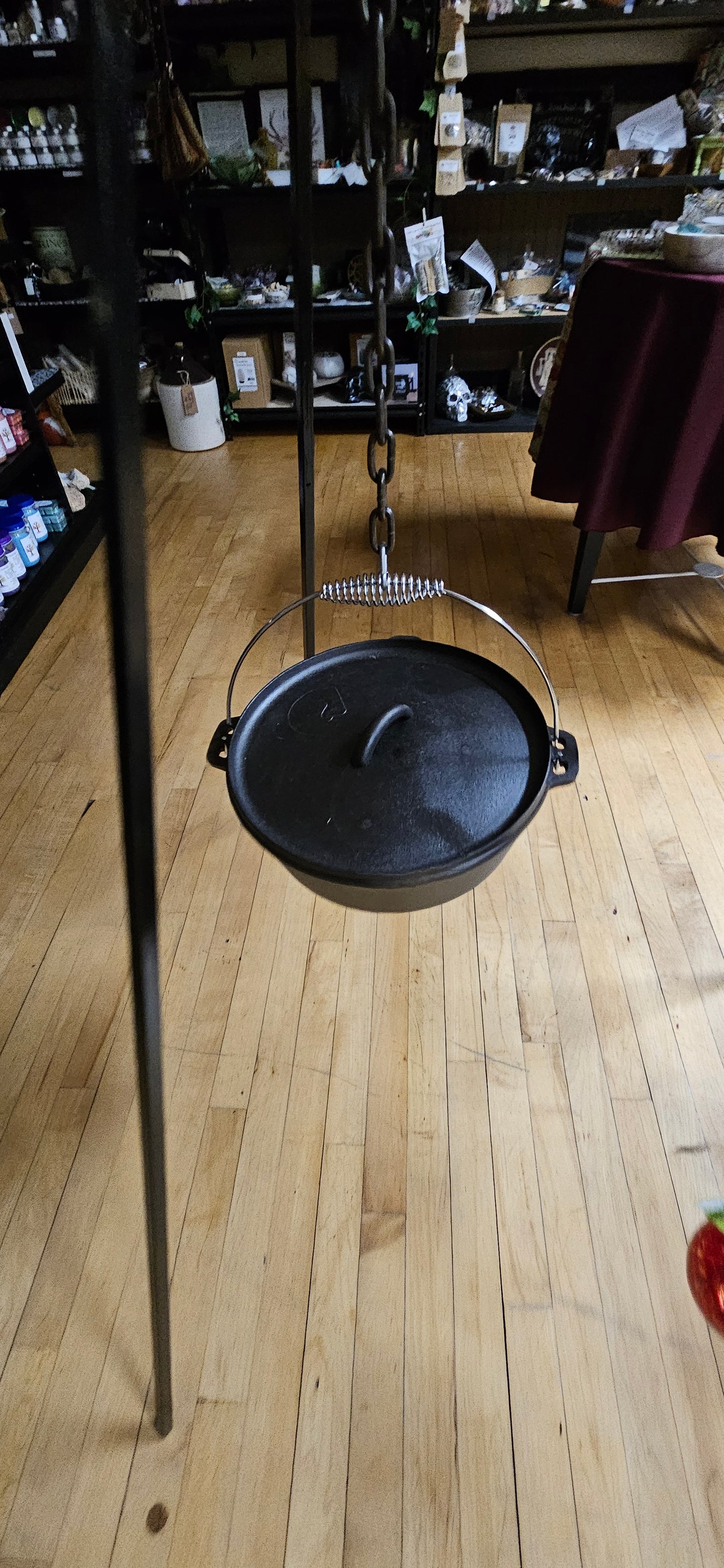 Witch's Tripod Cast Iron Cauldron / Cramping Cast Iron Cook Pot with Lid (21quarts) (Local Pick Up Only)