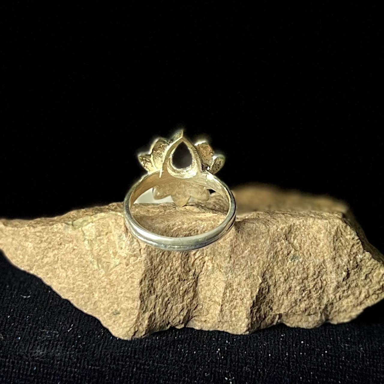 Kyanite Ring Lotus