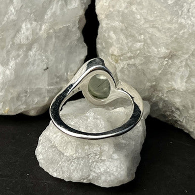 Prehnite Sterling Silver Ring Cab Twist - Size 7