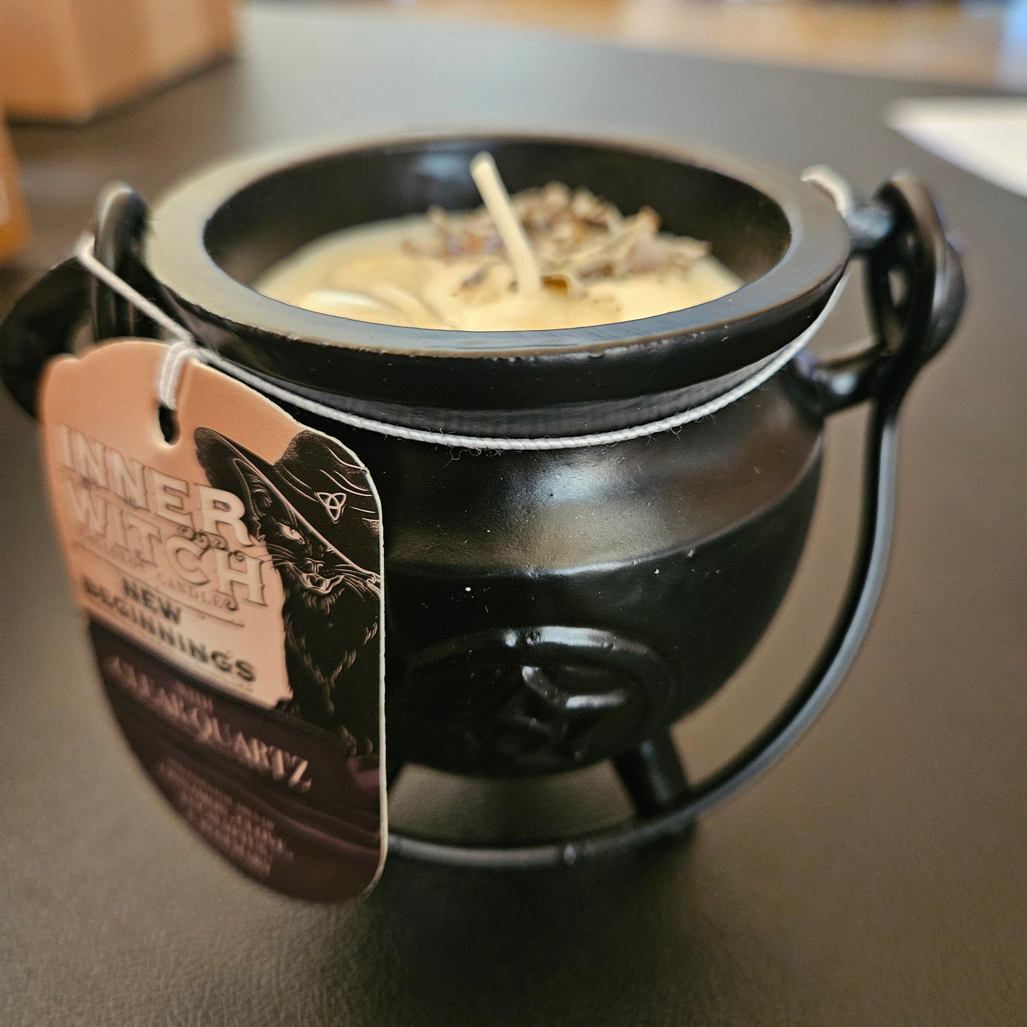 New Beginnings - Cauldron Crystal Candle, Quartz