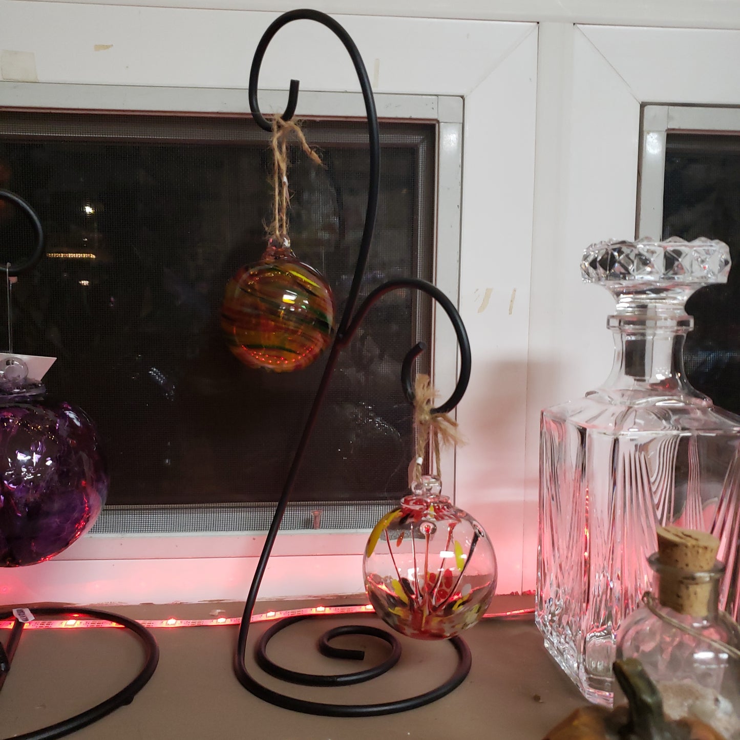 Double Ball Metal Stand - Tree Of Life Shoppe