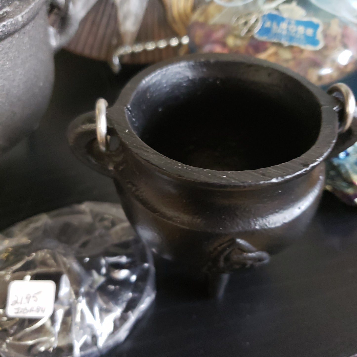 Triquetra Cast Iron Cauldron w/ lid 2 3/4" - Tree Of Life Shoppe
