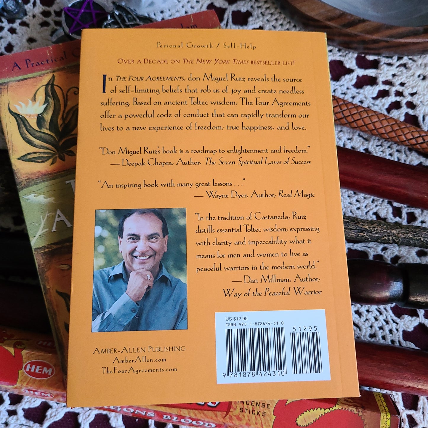 The Four Agreements: A Practical Guide it Personal Freedom (A Toltec Wisdom Book)