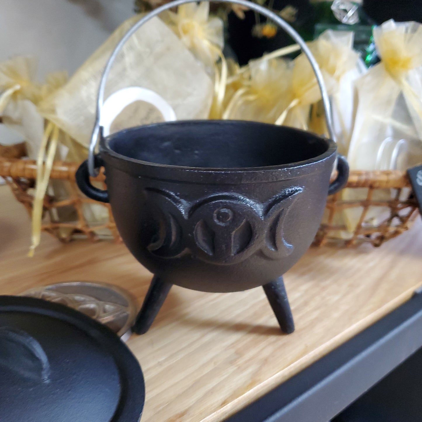 Triple Moon cast iron cauldron with lid 4"