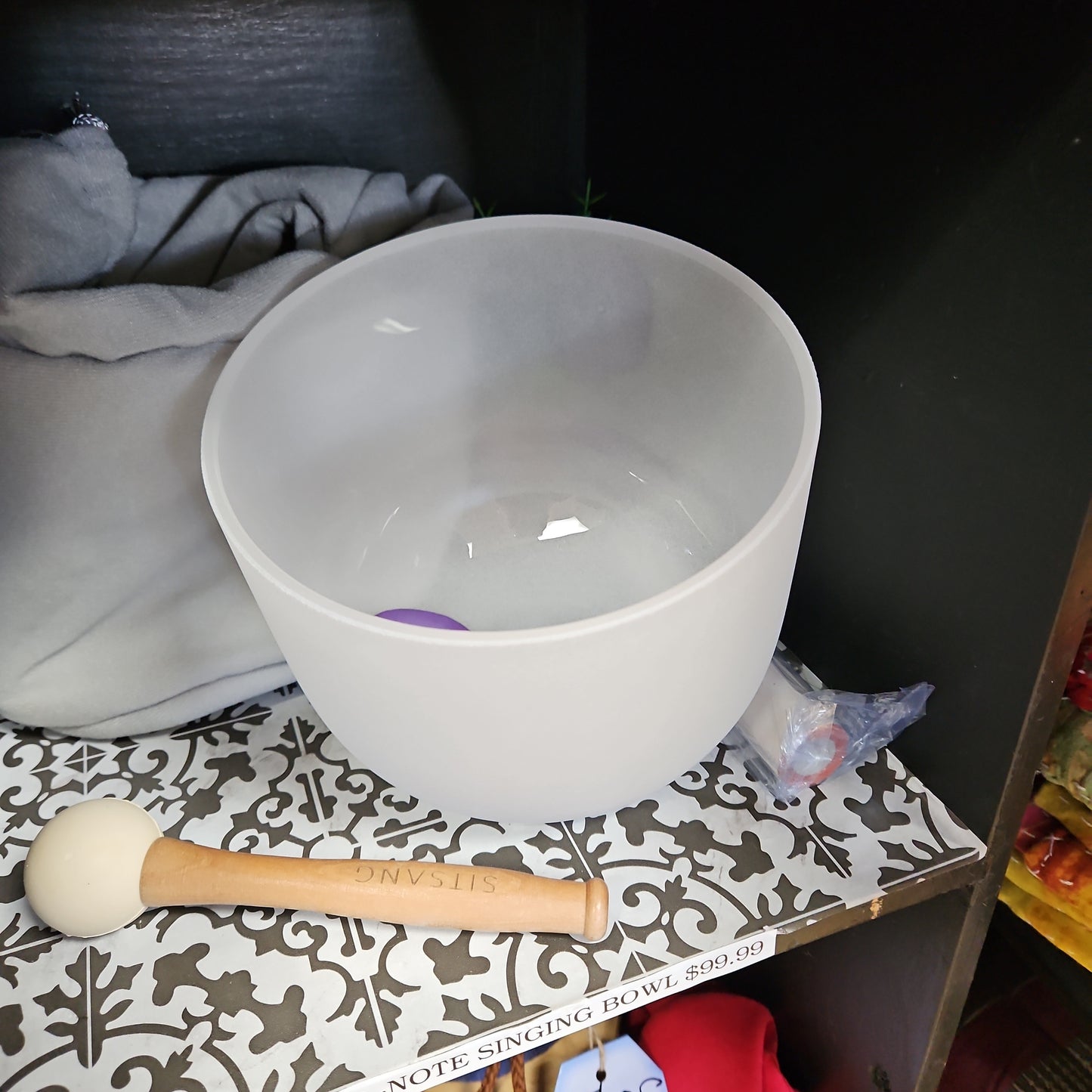 White Crystal Singing Bowl with Carrying Case B Note (432)