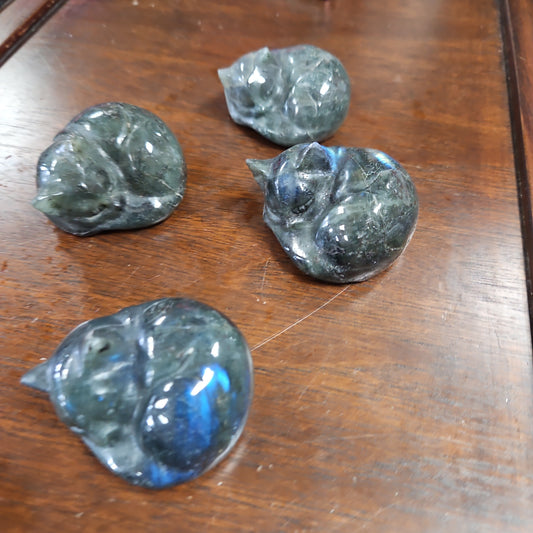 Spirit Animal - Sleeping Cat Blue Flash Labradorite