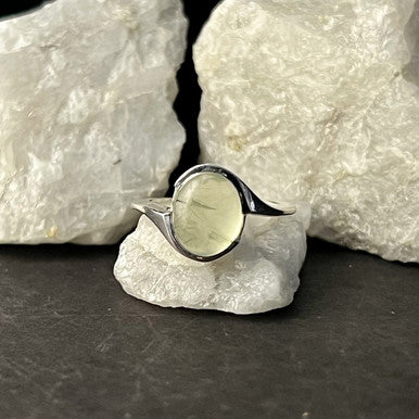 Prehnite Sterling Silver Ring Cab Twist - Size 7