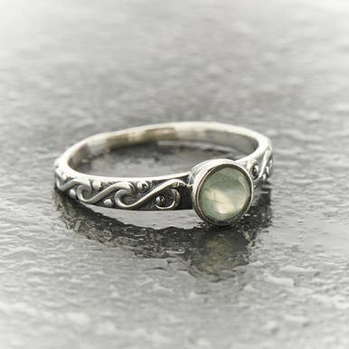 Prehenite Stackable Celtic Ring