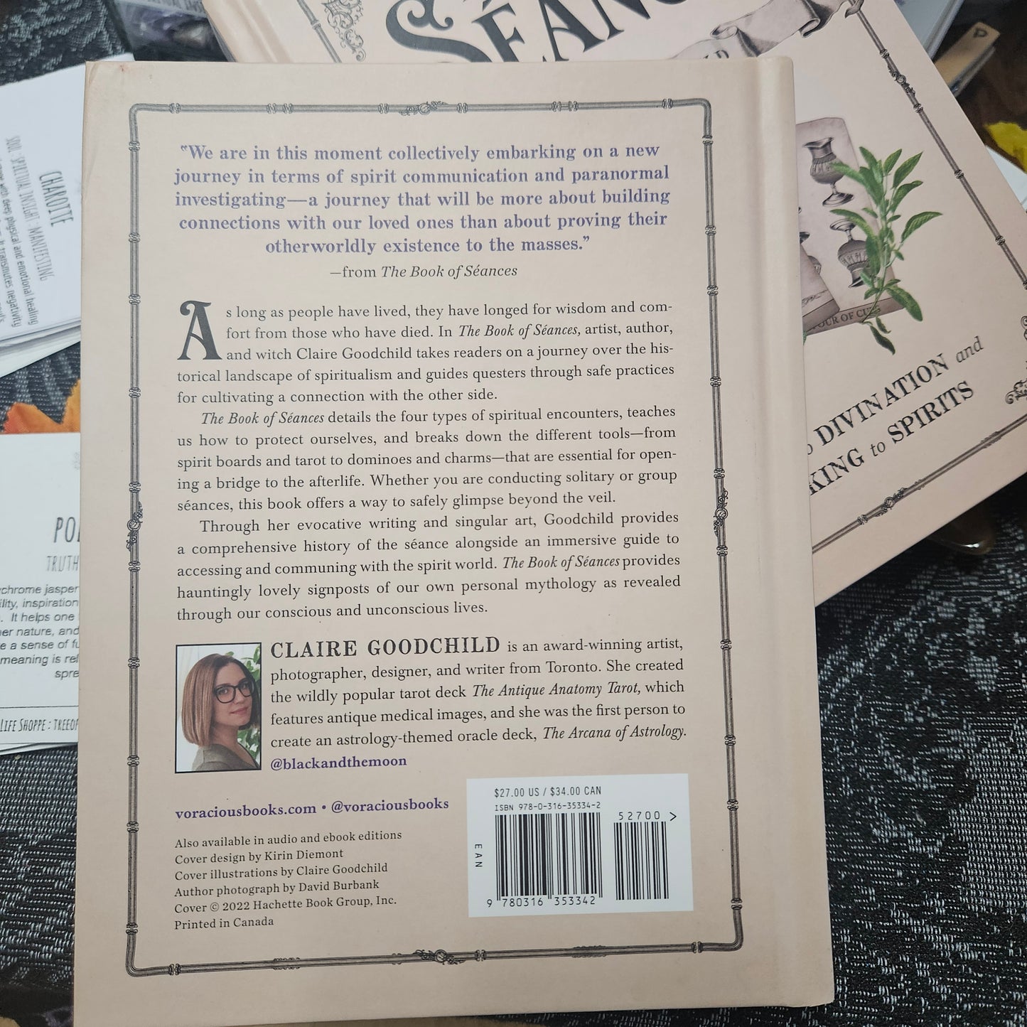 The Book Of Seances - A Guide to Divinations and Speaking to Spirits