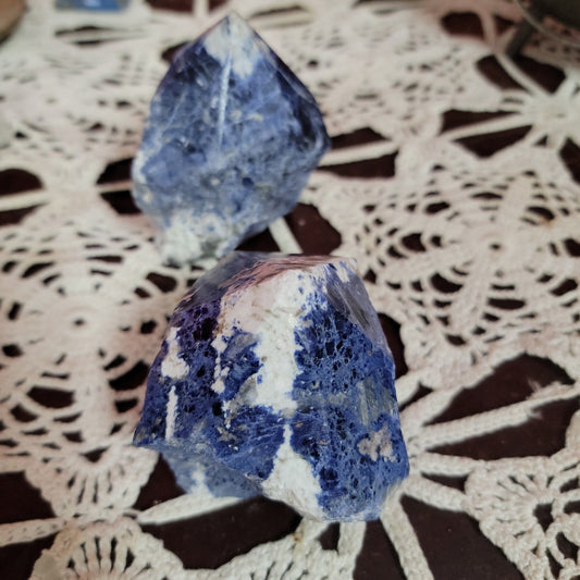 Sodalite Point Base Cut